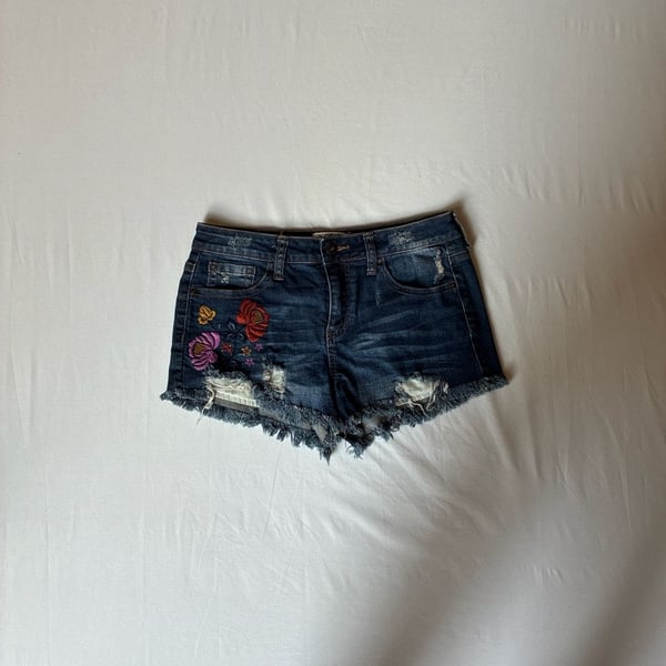 ZCO Jeans Premium Floral Embroidered Distressed Cut-Off Jean Shorts Size 7