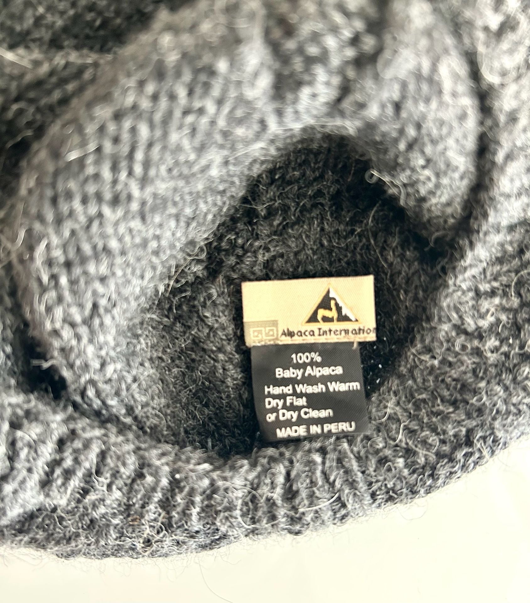 Alpaca International 100% Baby Alpaca Gray Cable Knit Beret 4