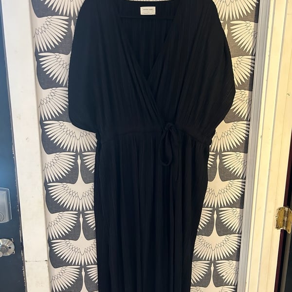 Paper Label Mimi Pleated Plisse Wrap Midi Dress in Black