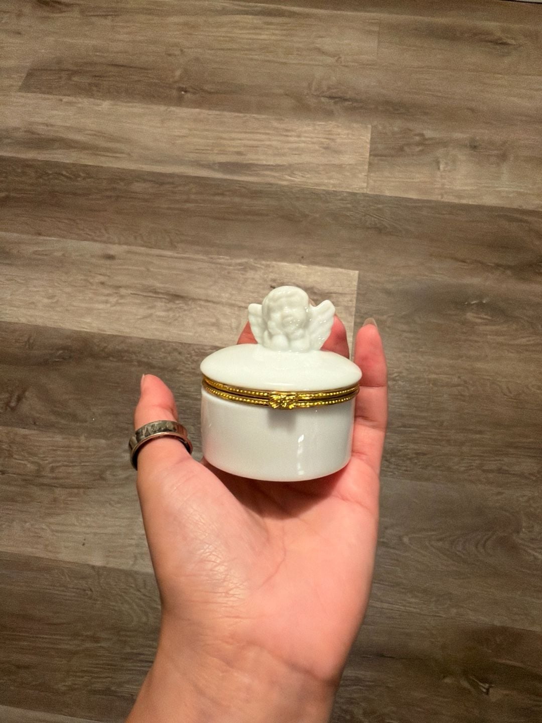 Vintage Glossy White Porcelain Cherub Angel Hinged Trinket Box with Gold Trim 1
