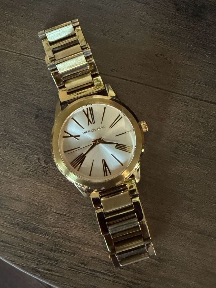 Authentic Michael Kors Women's Watch Gold 2