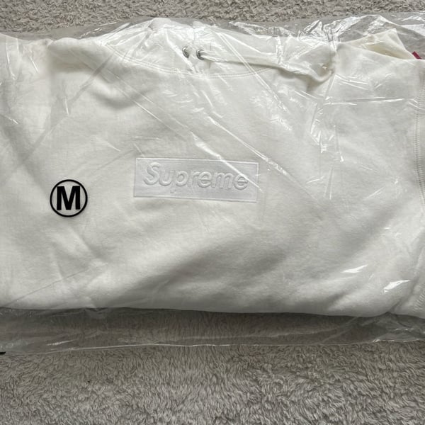 Supreme Box Logo Hooded Sweatshirt Off White (FW23) Size Medium