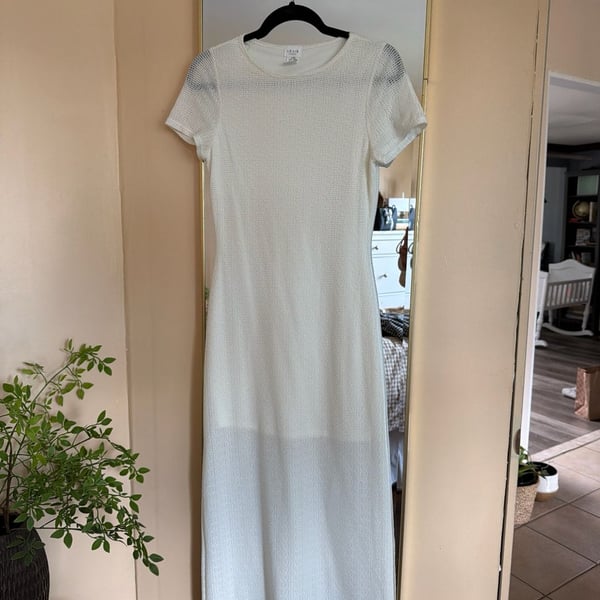 Le Lis White Textured Knit Short Sleeve Maxi Dress