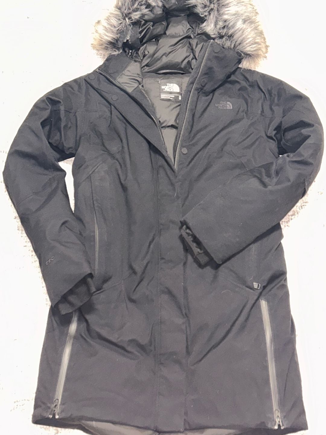 The North Face Women's Arctic Parka 550-Fill Down GORE-TEX Waterproof Coat with Faux Fur Hood 2