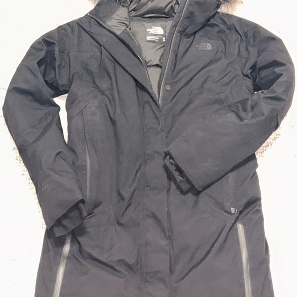The North Face Women's Arctic Parka 550-Fill Down GORE-TEX Waterproof Coat with Faux Fur Hood