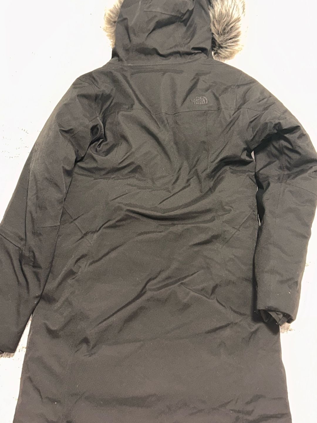 The North Face Women's Arctic Parka 550-Fill Down GORE-TEX Waterproof Coat with Faux Fur Hood 5