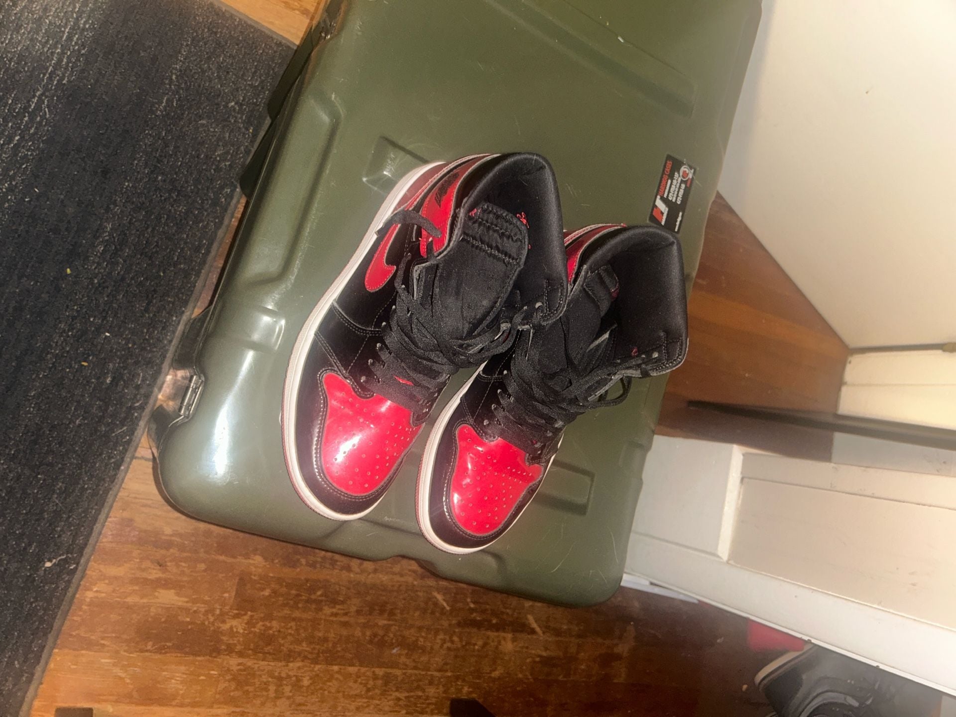 Air Jordan 1 Retro High OG Patent Bred Sneakers 555088-063 2