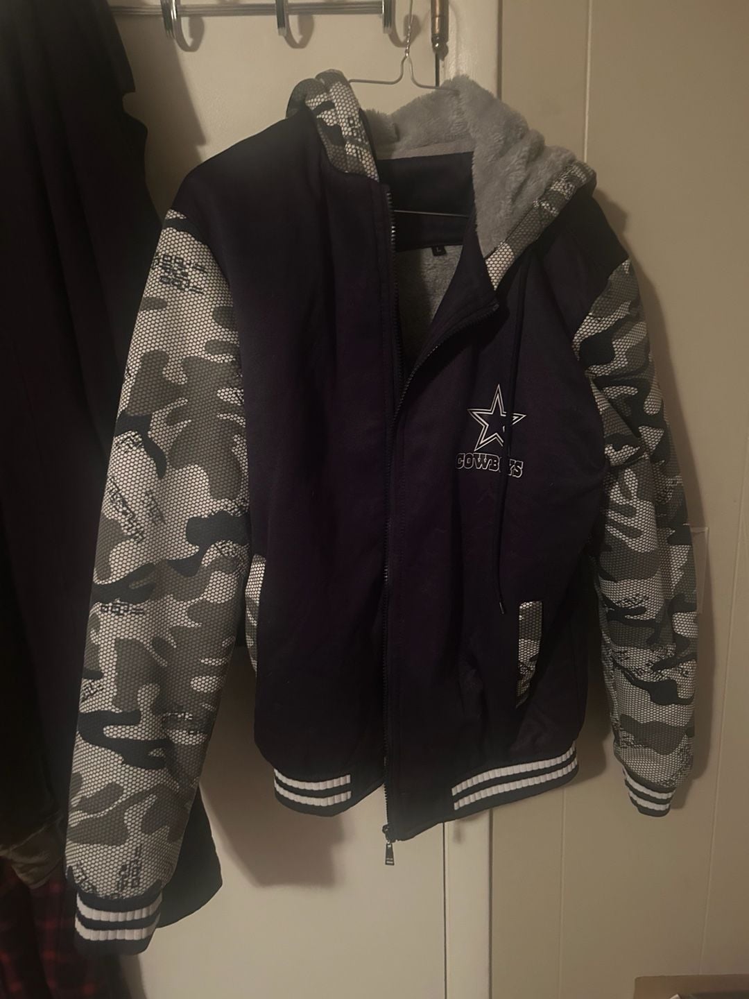 Dallas Cowboys Men's Full Zip Fleece Lined Jacket with Camouflage Sleeves 2