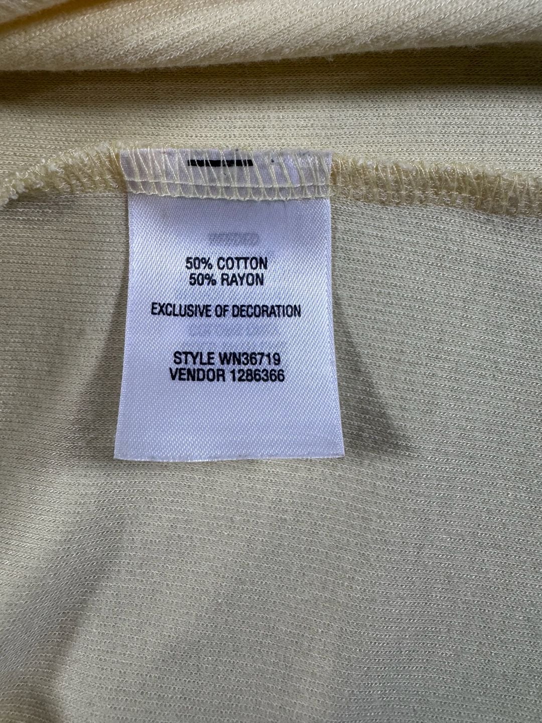 Nordstrom Women's L Pale Yellow V-Neck 3/4 Sleeve Ribbed Knit Top Cotton Rayon 4