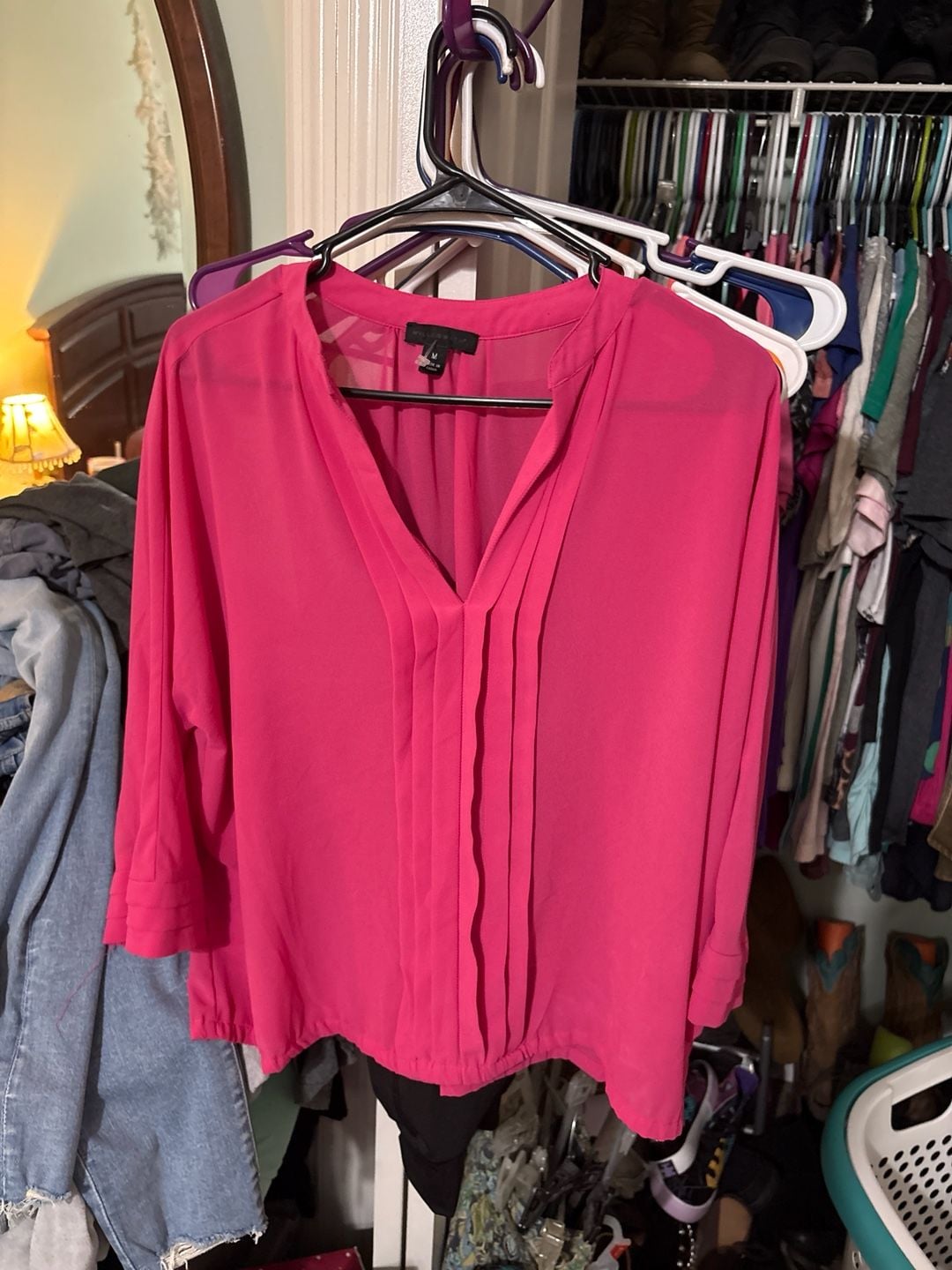 Willi Smith Raspberry Pink V-Neck Pintuck Pleat Blouse Size M 2