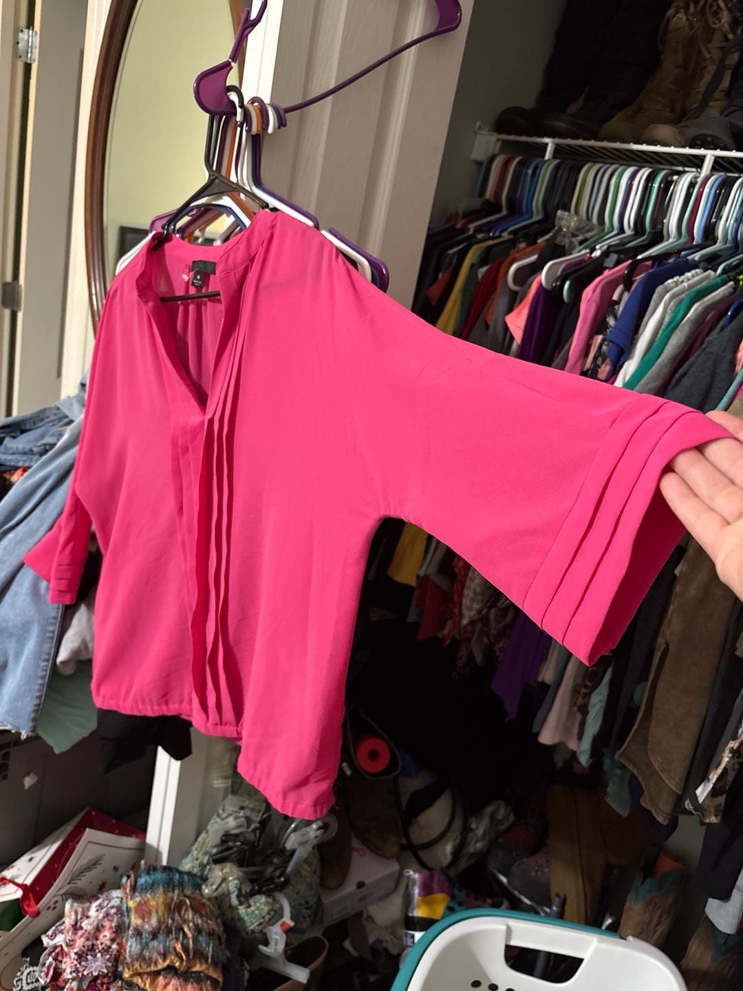 Willi Smith Raspberry Pink V-Neck Pintuck Pleat Blouse Size M 4
