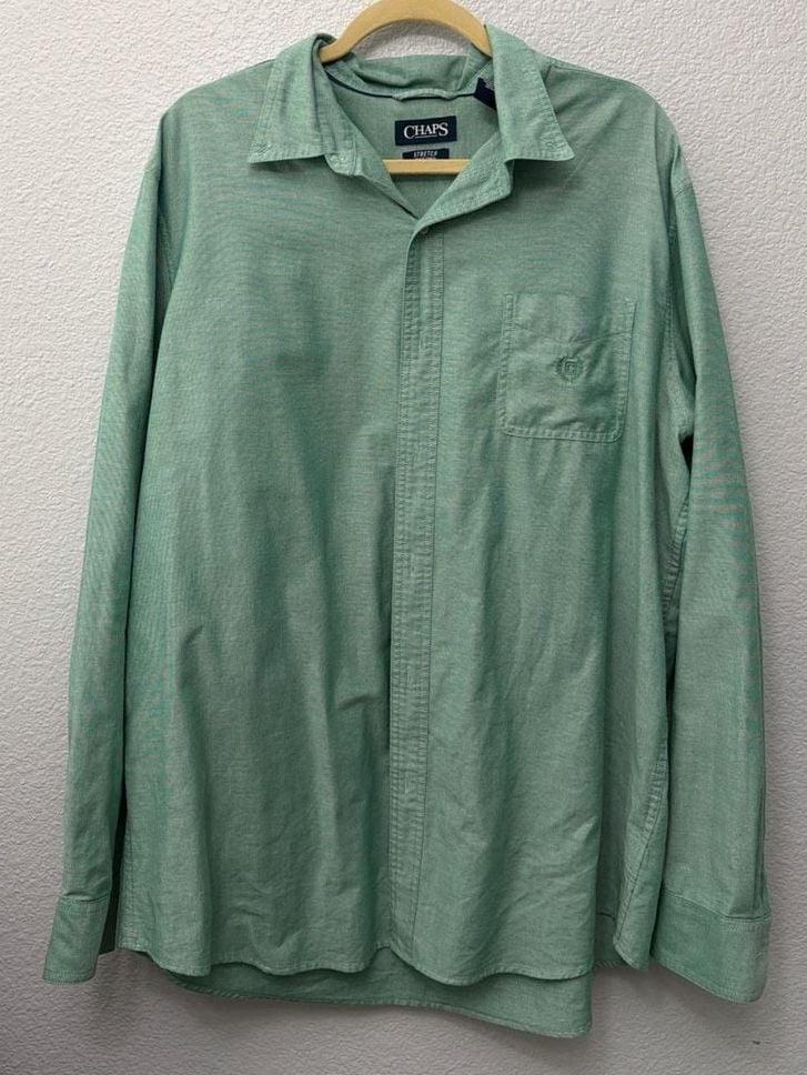 Chaps Men's Green Stretch Oxford Long Sleeve Button Down Shirt with Chest Pocket 2