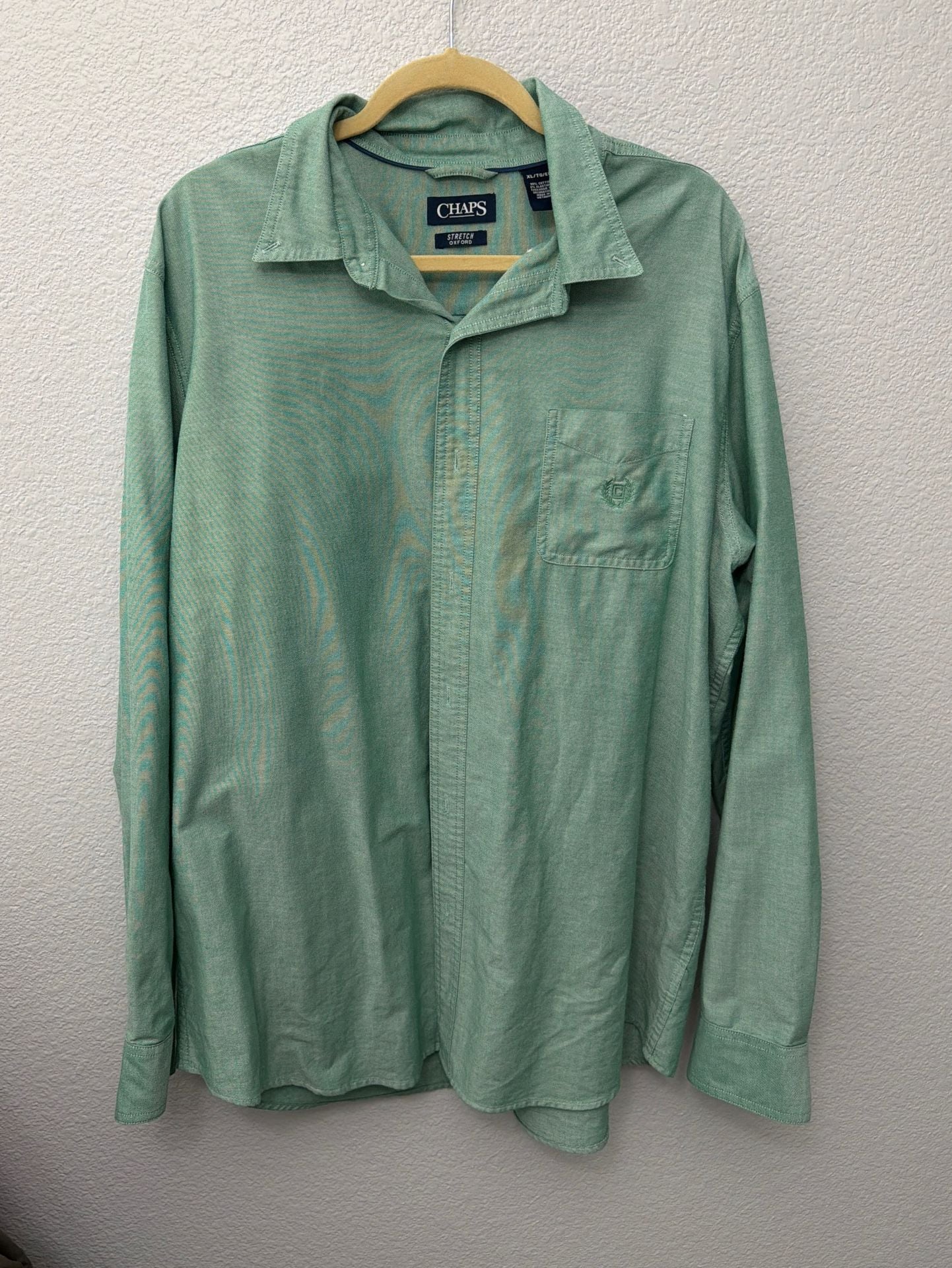 Chaps Men's Green Stretch Oxford Long Sleeve Button Down Shirt with Chest Pocket 4