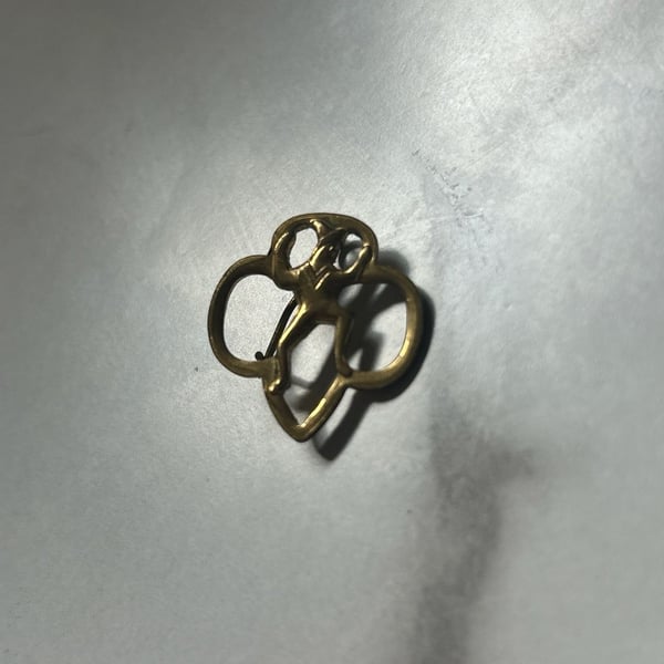 Vintage Girl Scout Brownie Membership Pin Gold Tone Elf Sprite Trefoil