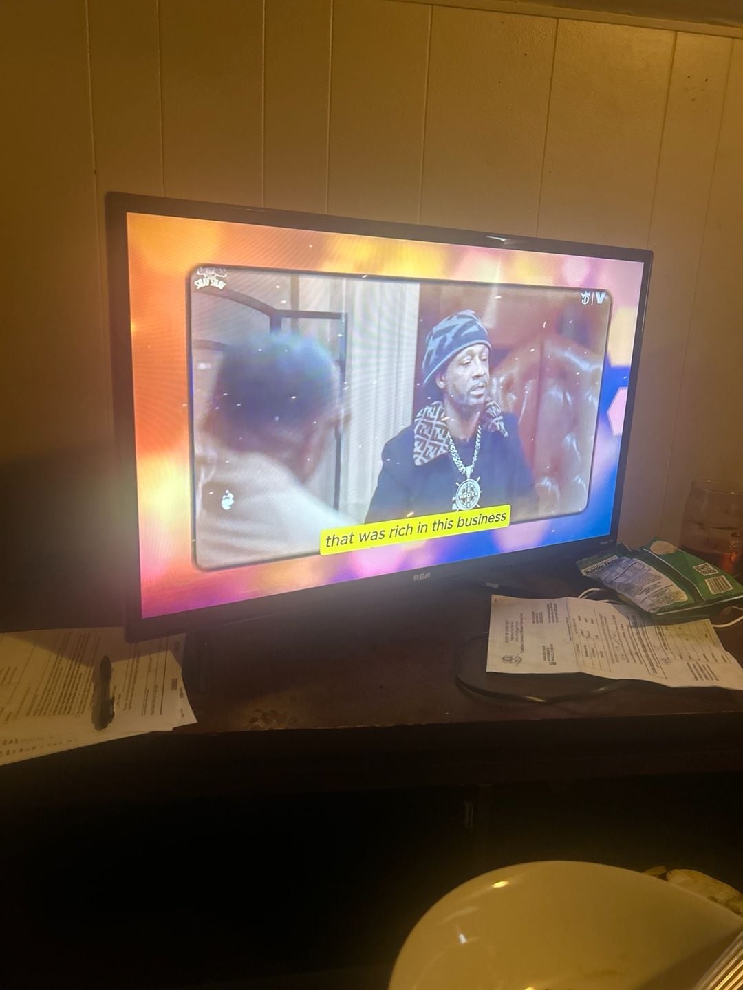 RCA 32-Inch 720p HD LED Roku Smart TV 1