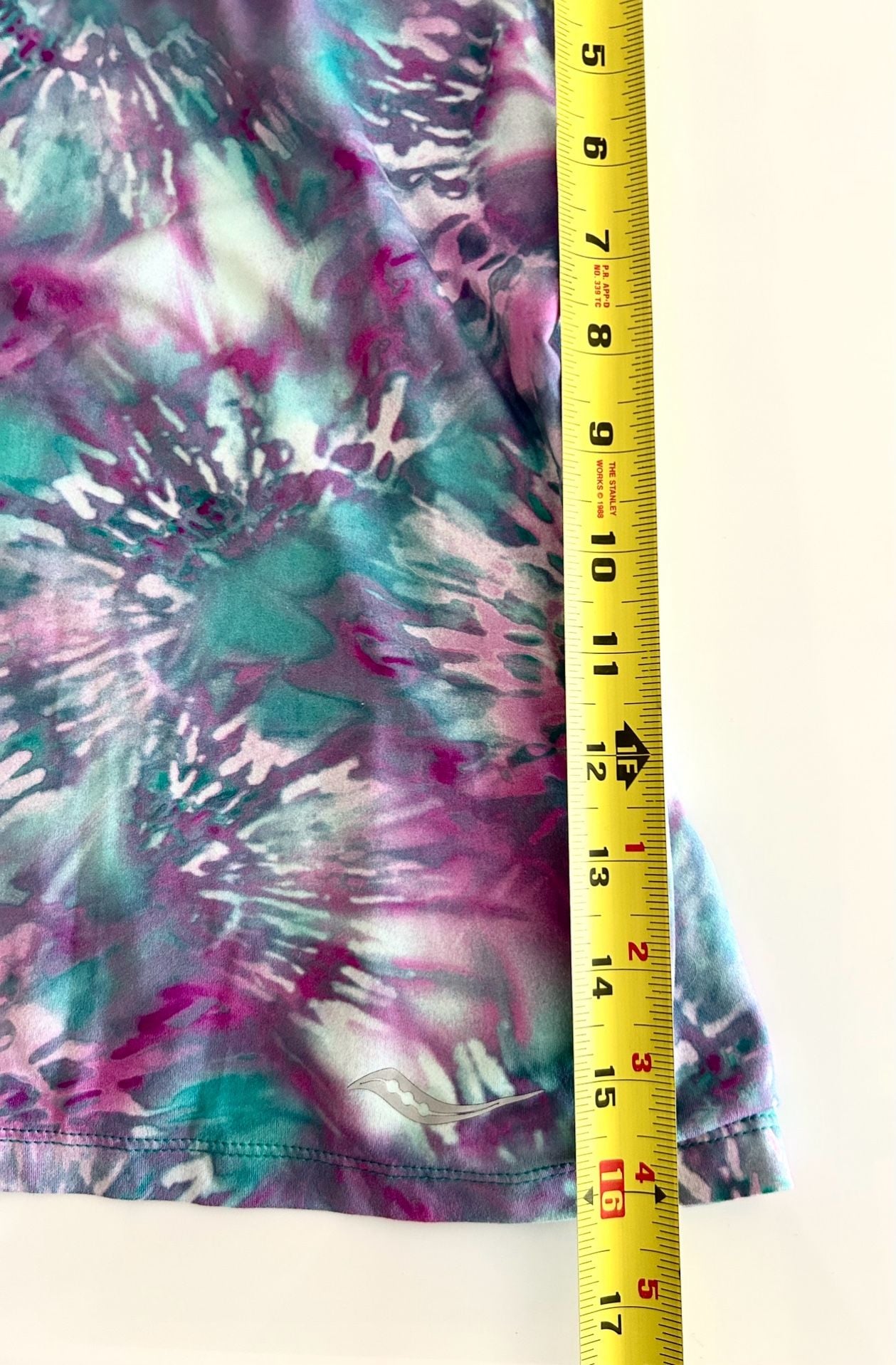 Saucony Women's Strappy Cross Back Performance Tank Top Purple Teal Tie Dye Large 3