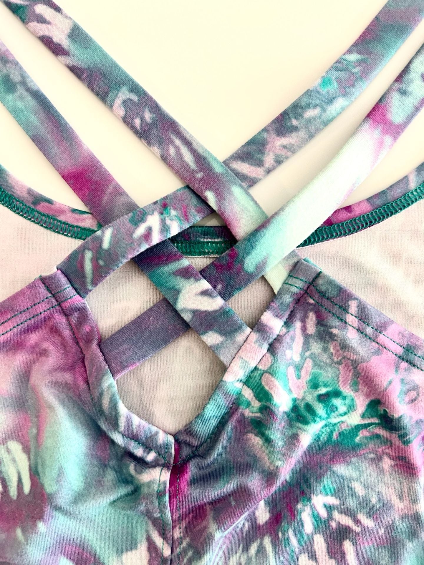 Saucony Women's Strappy Cross Back Performance Tank Top Purple Teal Tie Dye Large 7