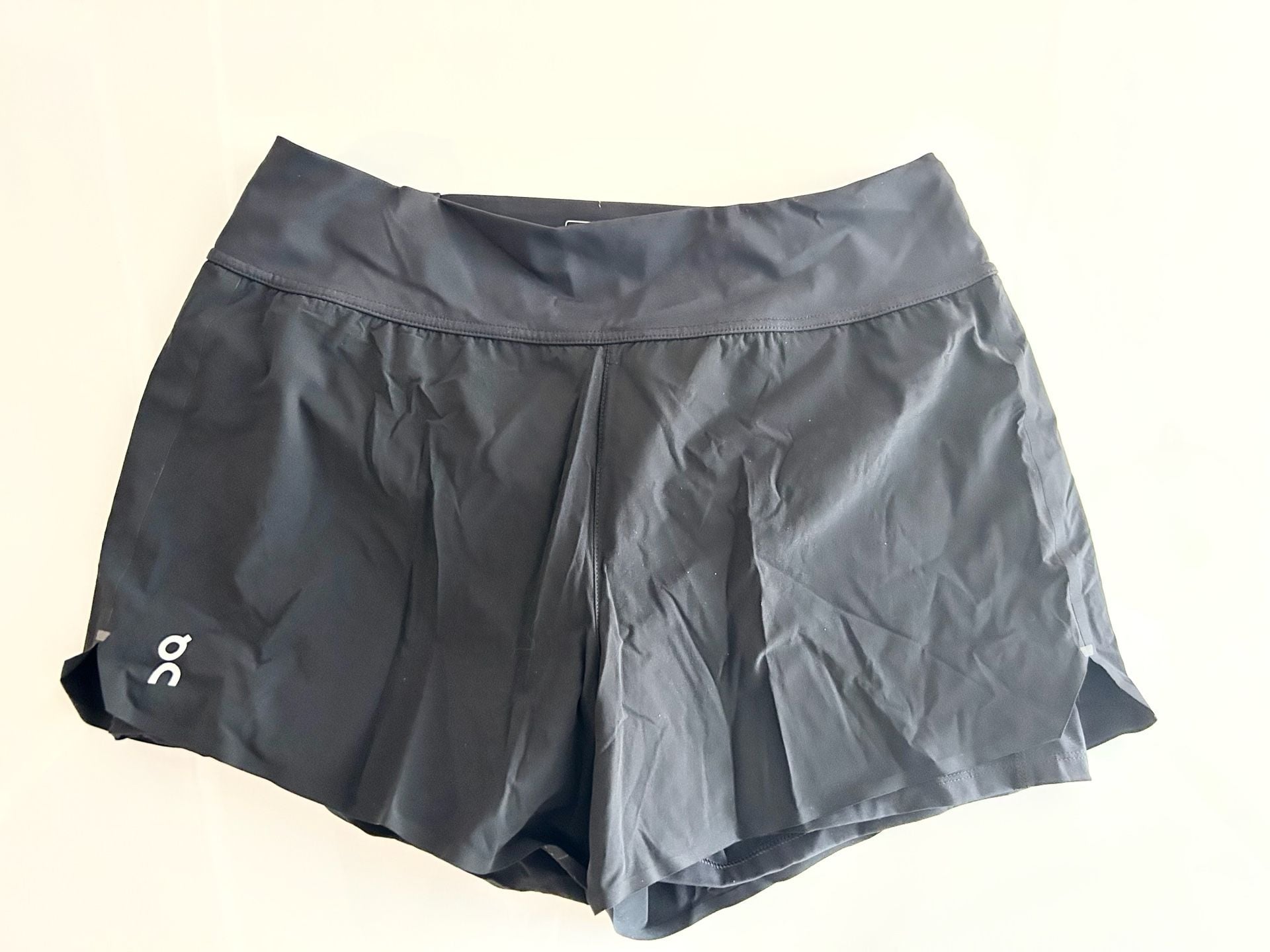 On Running Women's Running Shorts Black Inseam 3" Size Large 2