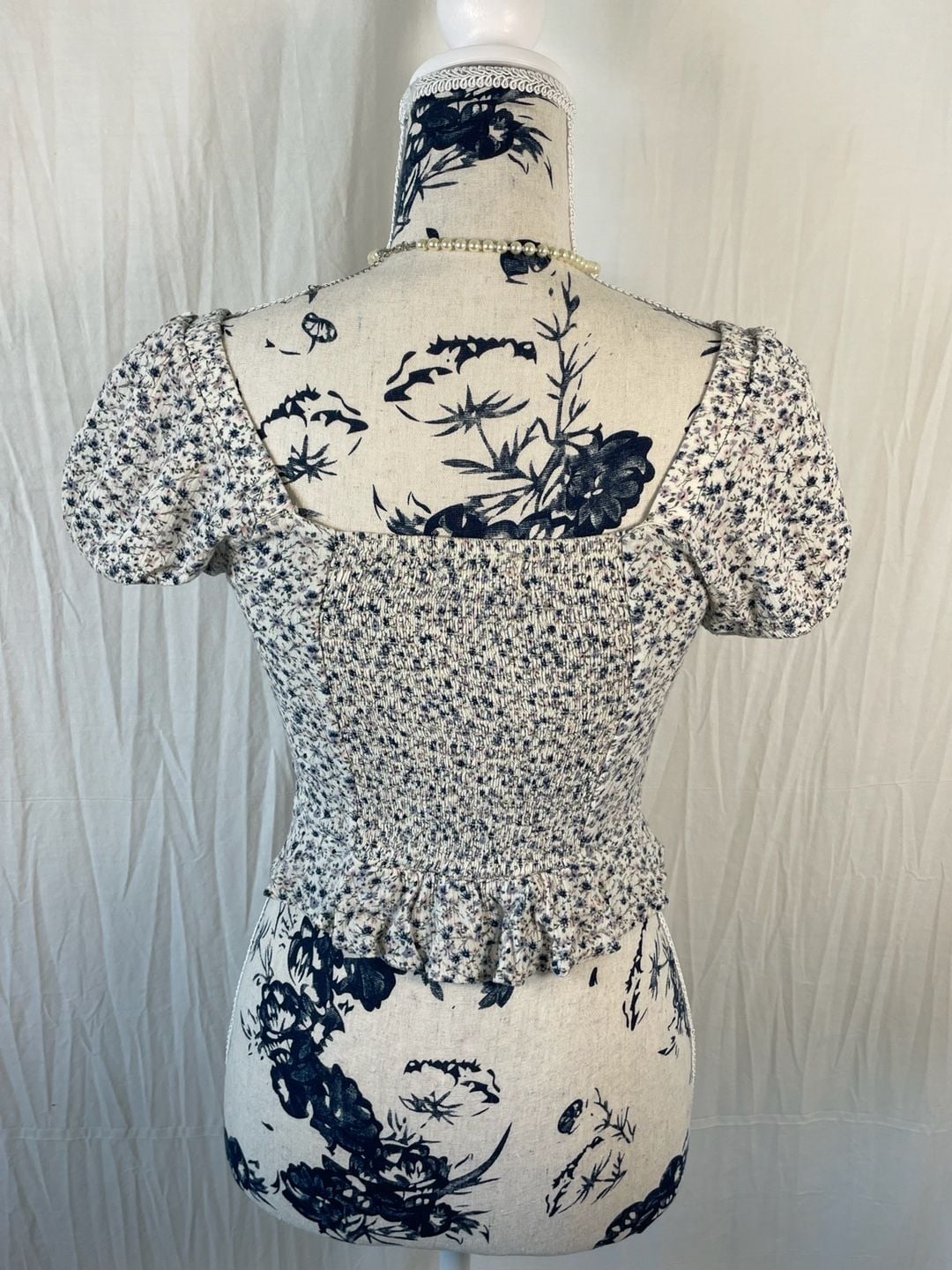Ivy + Main Floral Puff Sleeve Smocked Peplum Blouse Sz M 3