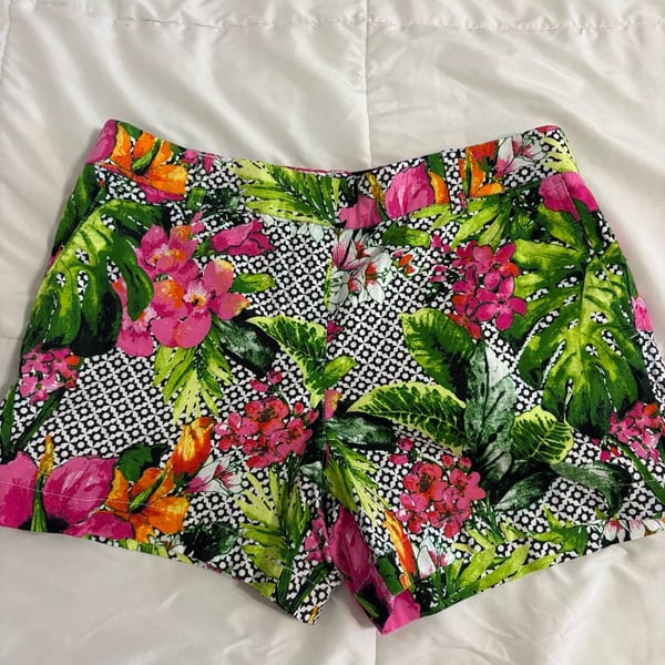 NWOT Cynthia Rowley Shorts Women's Pink and Green Tropical Floral Women's Shorts