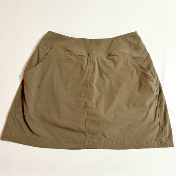Mountain Hardwear Dynama Skort Women's Size Small Petty Khaki Brown Hiking Outdoor
