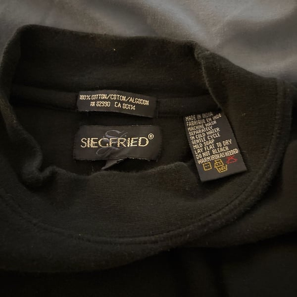 Vintage Siegfried 100% Cotton Black Long Sleeve Crewneck Pullover with Chest Crest Logo
