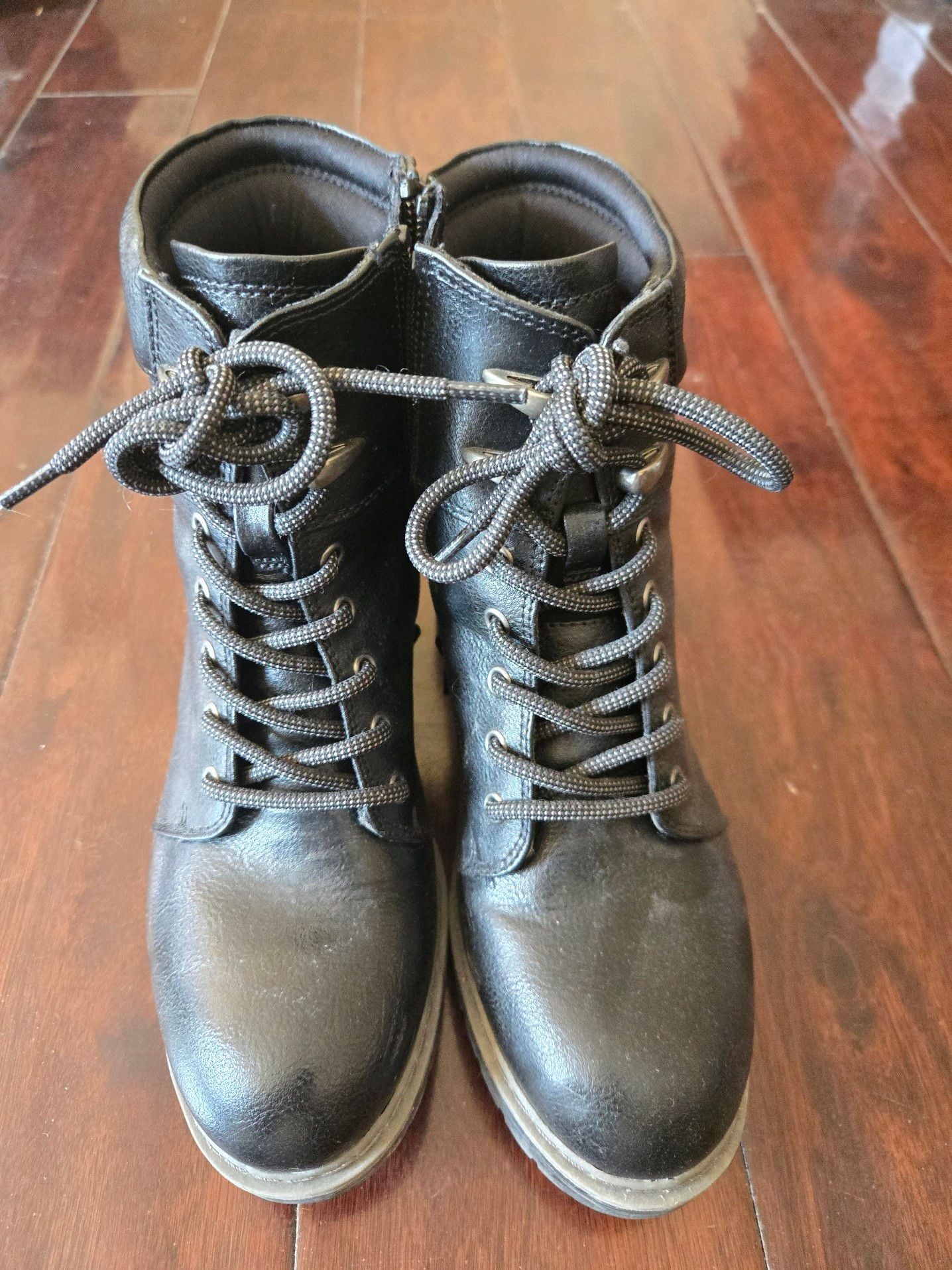 Baretraps Womens Akira Black Faux Leather Lace-Up Combat Ankle Boots Size 6M 2