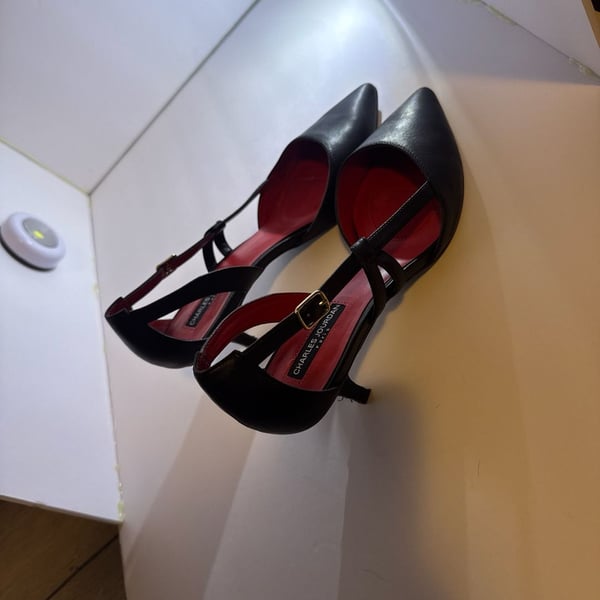 Charles Jourdan Paris Black Leather Pointed-Toe T-Strap Kitten Heels Size 9.5