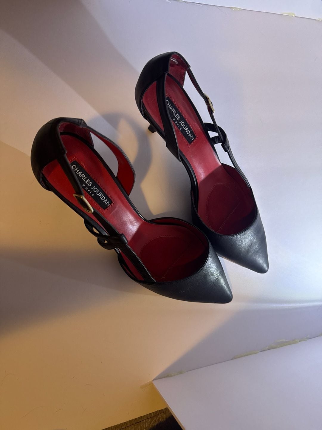 Charles Jourdan Paris Black Leather Pointed-Toe T-Strap Kitten Heels Size 9.5 3