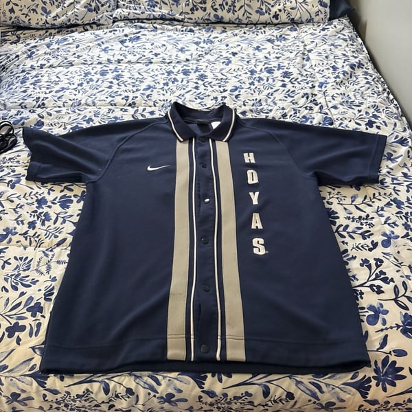 Vintage 90s Nike Georgetown Hoyas NCAA Basketball Snap Button Warm Up Shooting Shirt