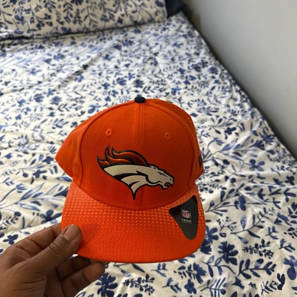 New Era 9FIFTY Denver Broncos NFL Honeycomb Sideline Snapback Hat