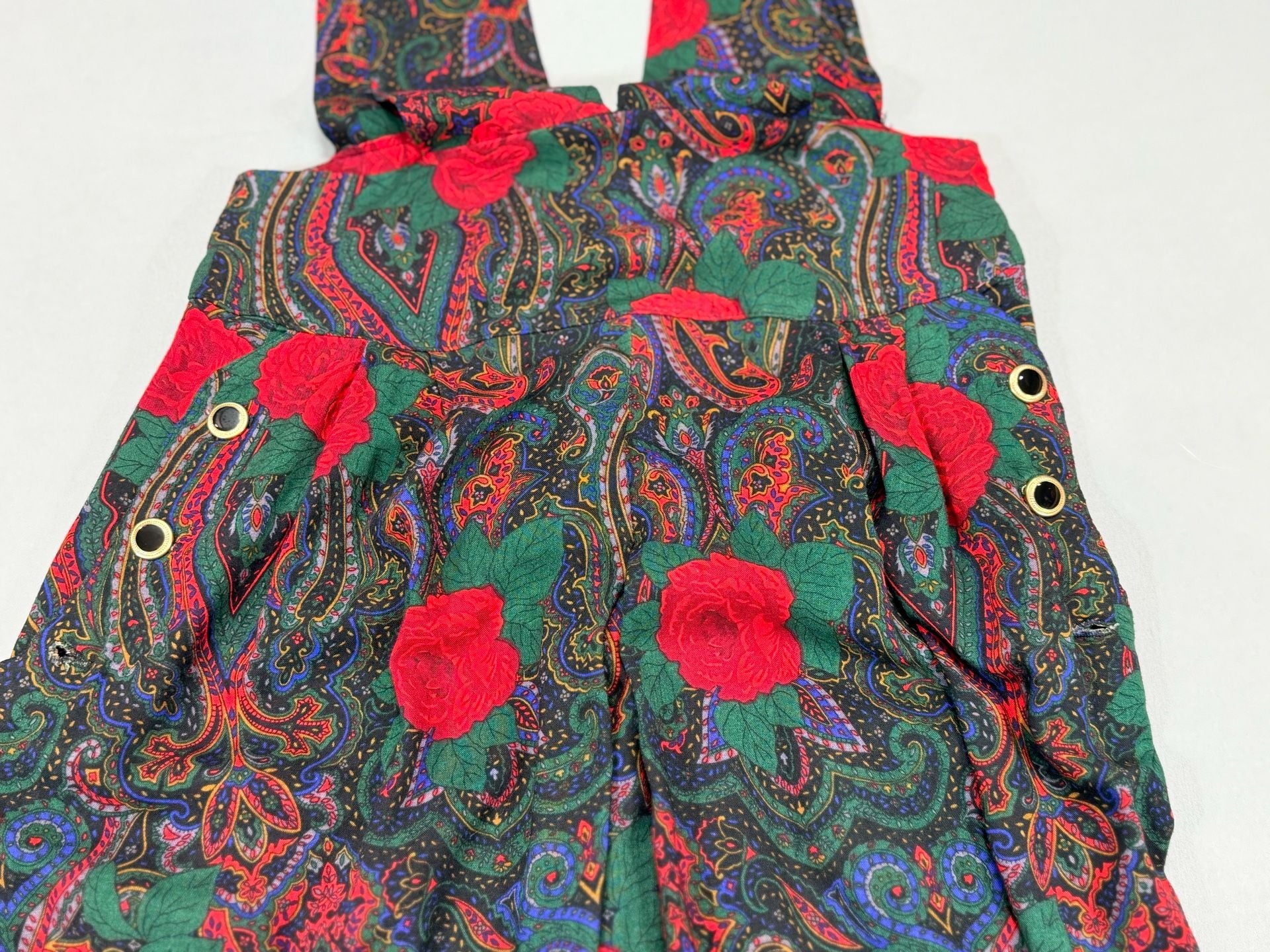 Vintage Plaid Paisley Rose Green and Red Pinafore 29in Waist Cottagecore Eclectic Prairie Homestead 10