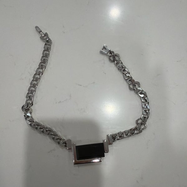 1980s Silver Chain and Black Onyx Necklace -
