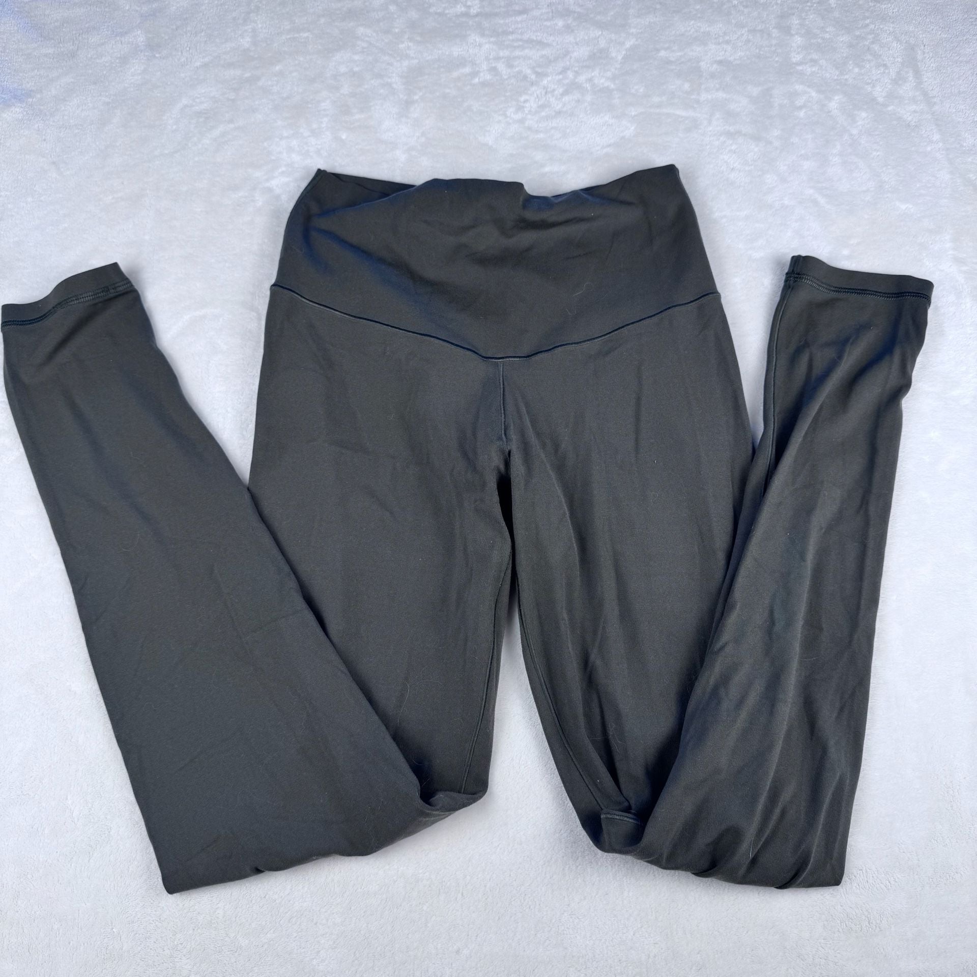 Offline by Aerie Real me 7/8 army green leggings EUC size medium 2