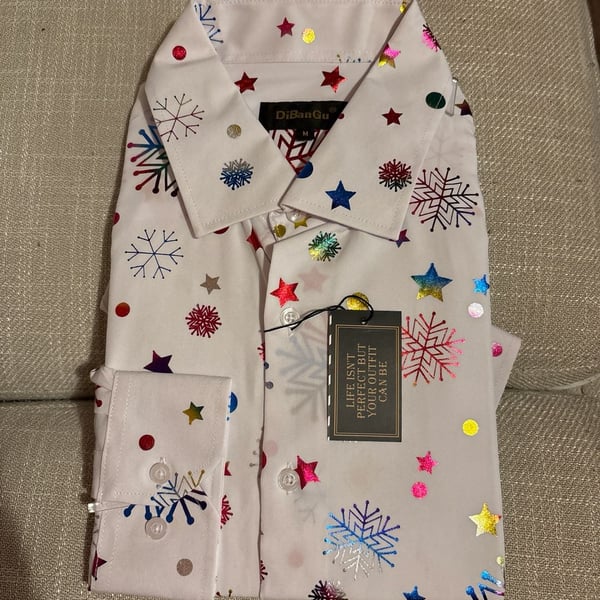 DiBanGu Mens Colorful Metallic Snowflake and Star Christmas Dress Shirt Long Sleeve NWT