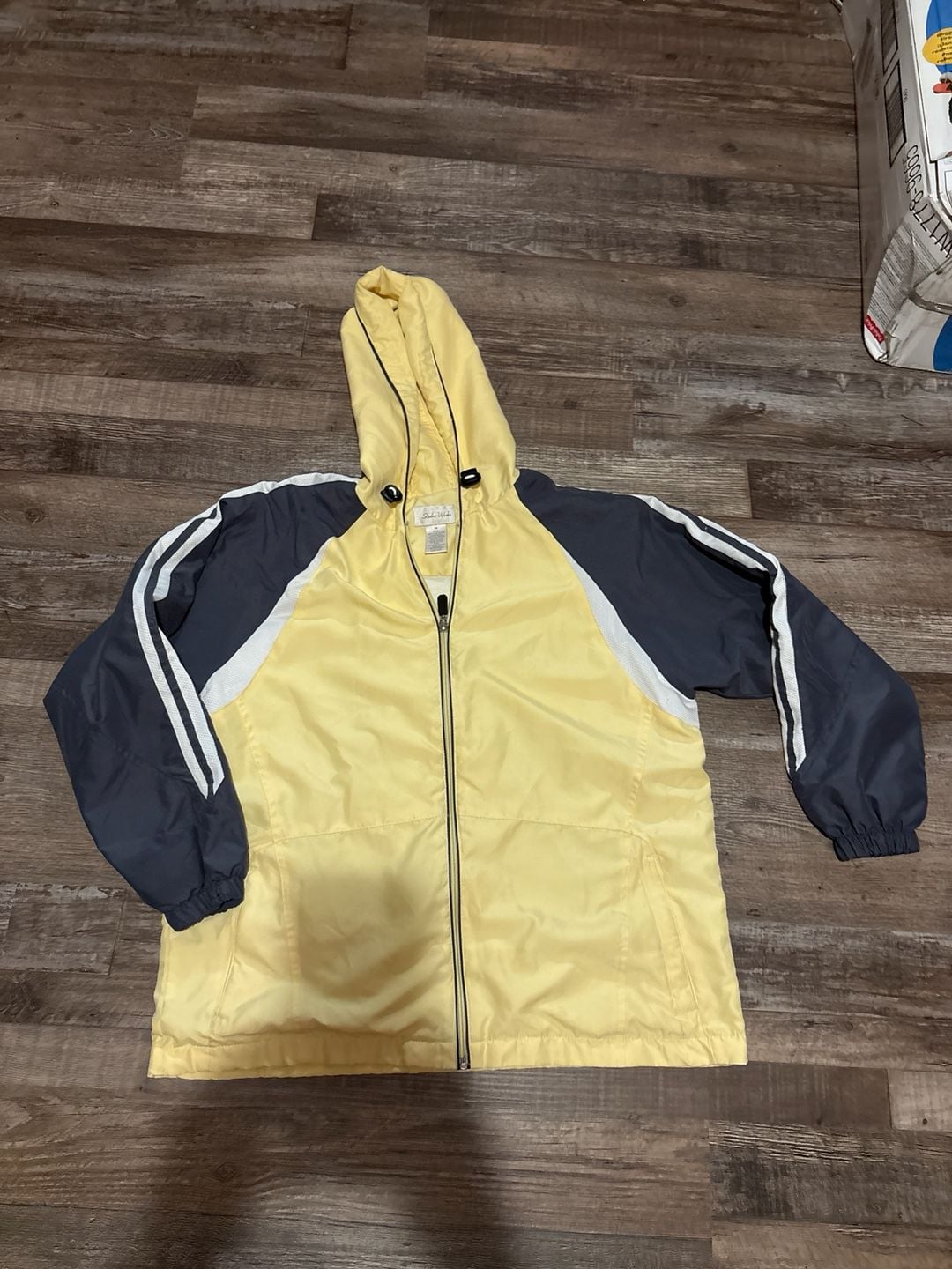 Studio Works Women's Size Medium Hooded Colorblock Windbreaker Jacket Yellow Navy 1