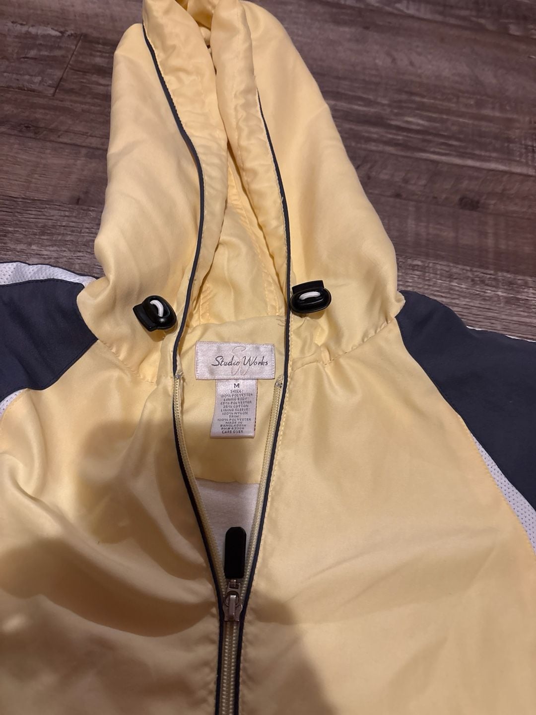 Studio Works Women's Size Medium Hooded Colorblock Windbreaker Jacket Yellow Navy 2