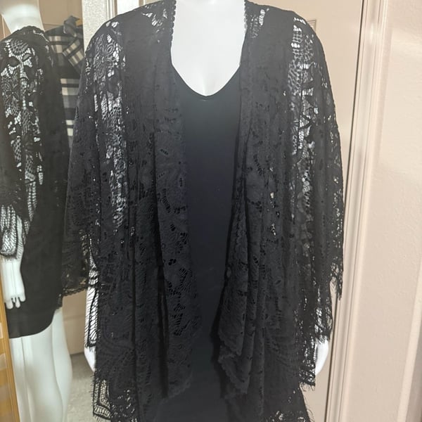 In Bloom by Jonquil Black Floral Lace High-Low Kimono Cardigan Cover-Up One Size