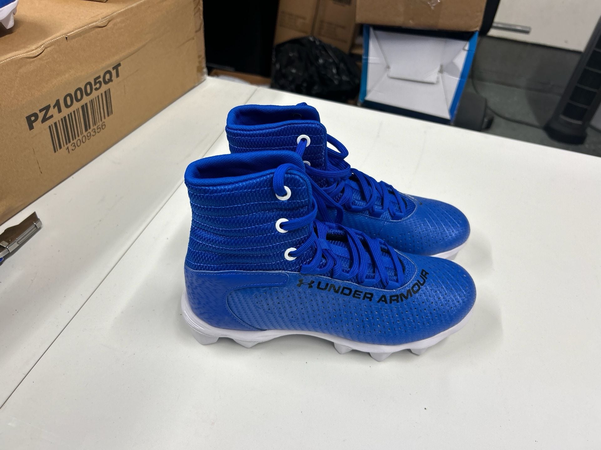 UA Highlight 2 RM Men's Football Cleats 3