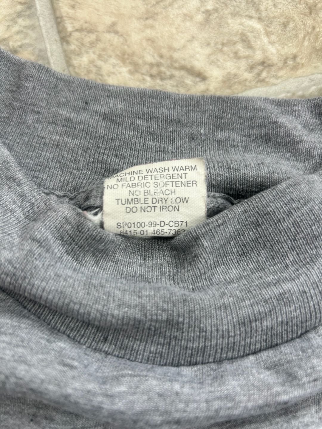 Vintage US Army IPFU Physical Training Gray Long Sleeve Mock Neck Shirt Size M 4