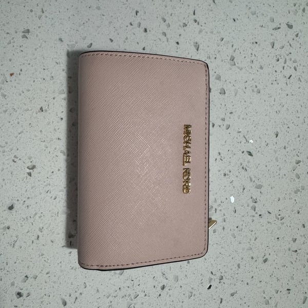 Michael Kors Medium Crossgrain Leather Bifold Wallet (Powder Blush) - .com,
