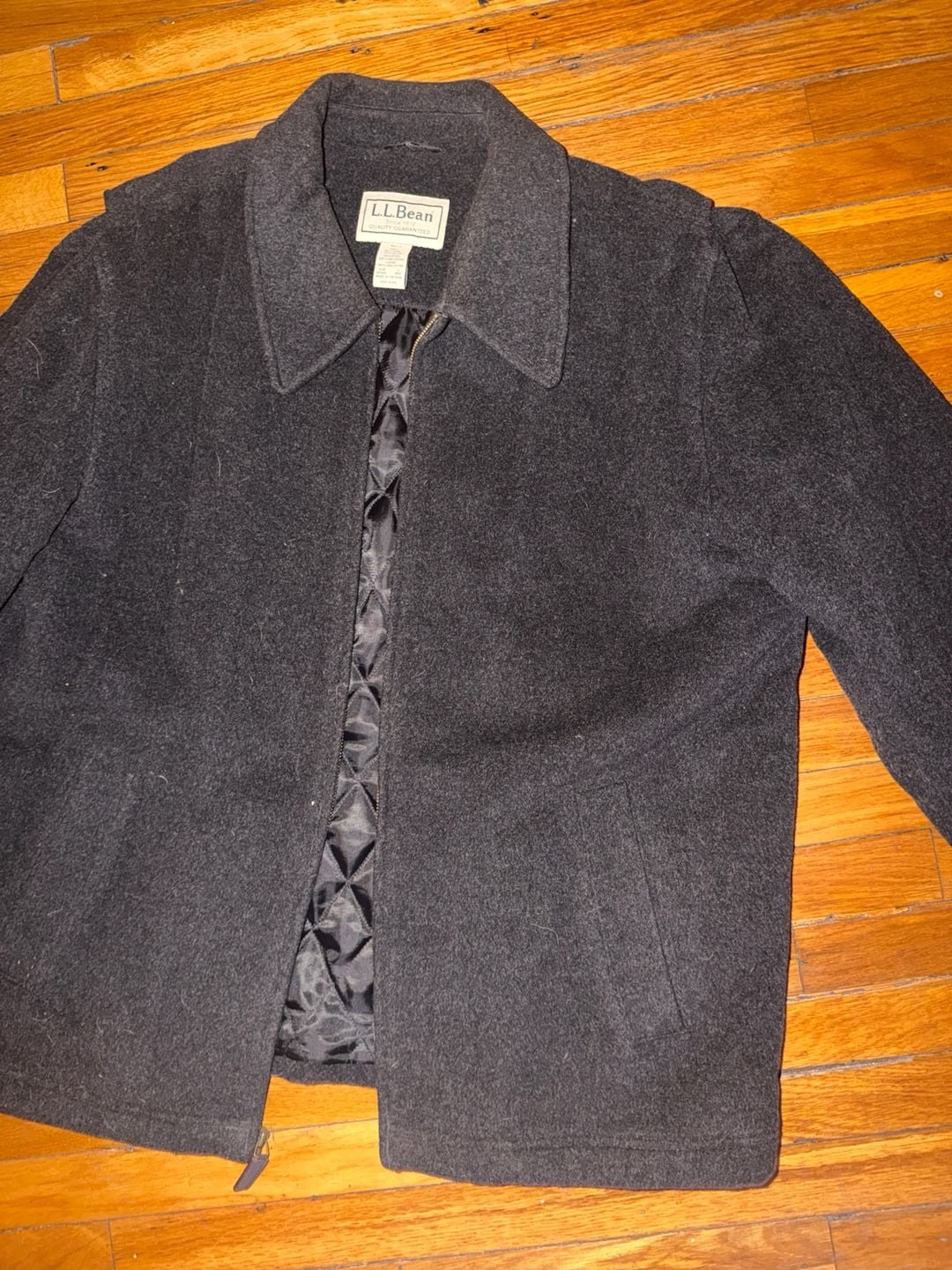 L.L. Bean Men's Vintage Charcoal Gray Wool Blend Full Zip Jacket with Quilted Lining. Like new 2