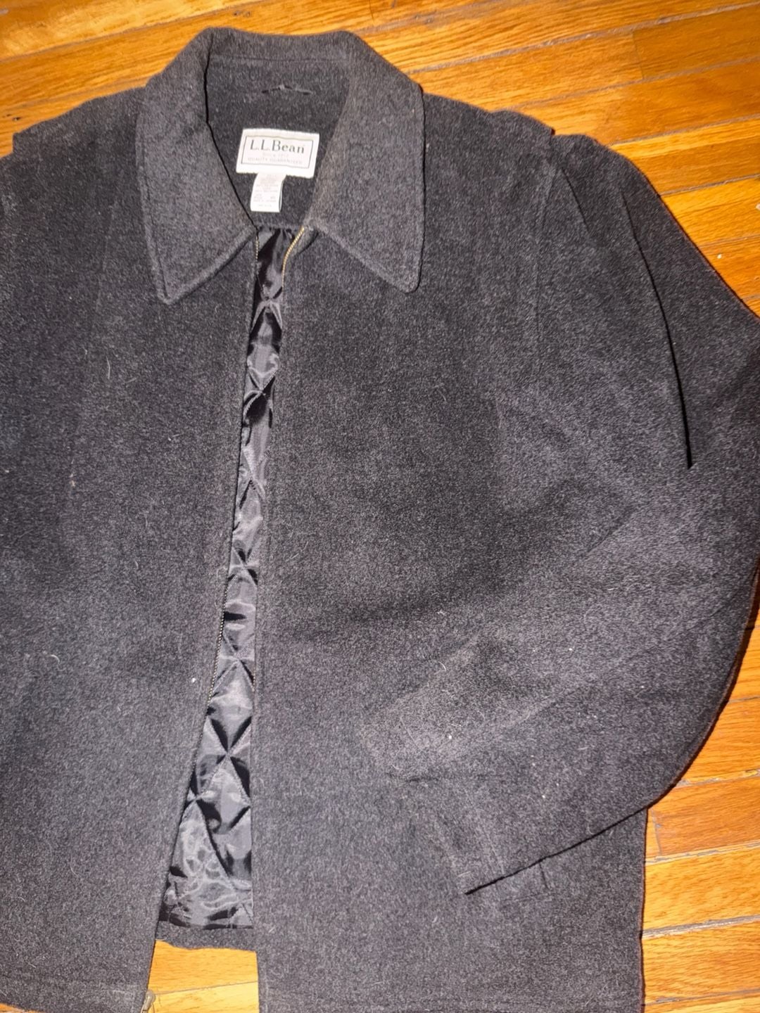 L.L. Bean Men's Vintage Charcoal Gray Wool Blend Full Zip Jacket with Quilted Lining. Like new 3