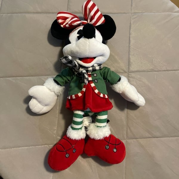 Disney Parks 2019 Yuletide Farmhouse Holiday Minnie Mouse 13" Plush