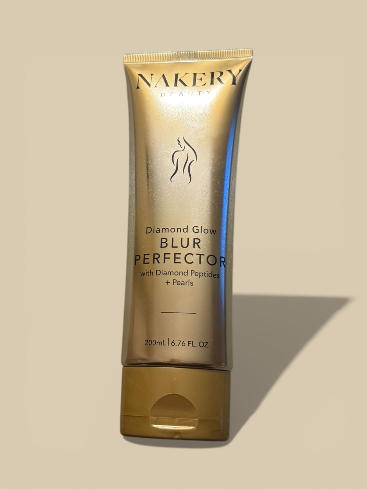 Nakery Beauty Diamond Glow Blur Perfector with Diamond Peptides + Pearls 200ml 3