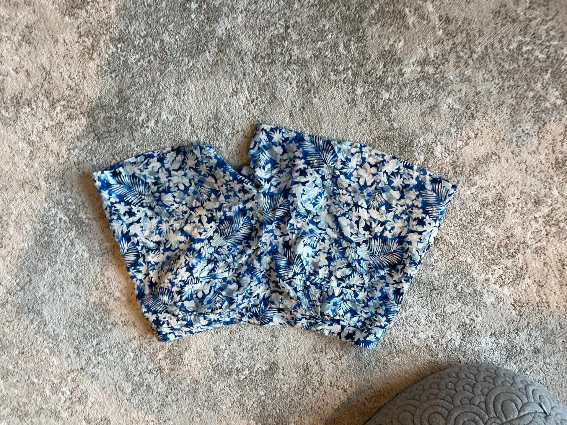 Theory silk Bermuda shorts 5