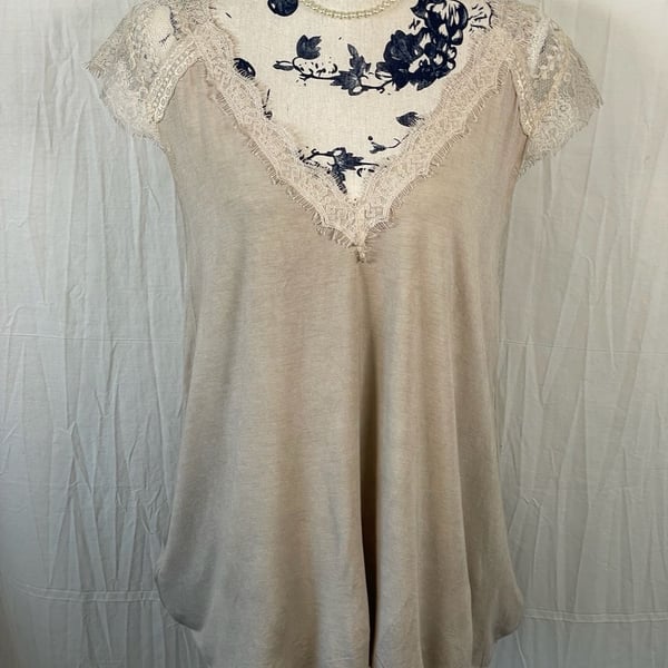 POL Beige Lace Cap Sleeve V-Neck Knit Top