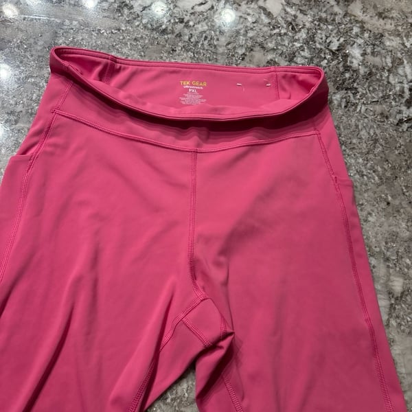 Tek Gear Ultrastretch Women's Pink Capri Active Leggings with Pockets