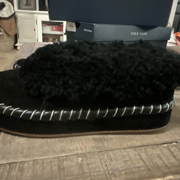 New without box Tory Burch Black Curly Shearling and Suede Indoor Outdoor Slippers