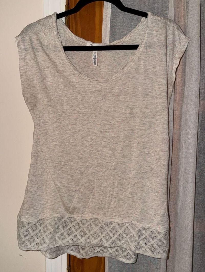 Aeropostale Gray Space Dye Cap Sleeve Top with Crochet Lace Hem 2